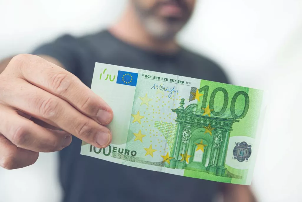 Con il Bonus Befana i lavoratori ottengono 100 euro in più a gennaio