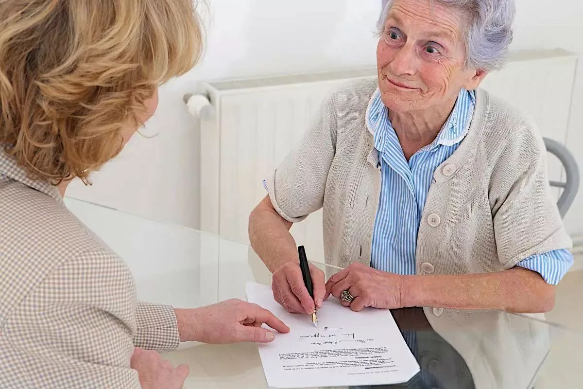 La successione consente a coniugi e parenti di subentrare nelle situazioni giuridiche del defunto