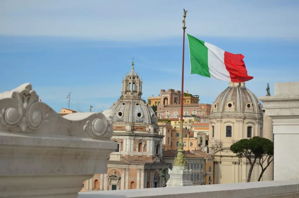 Evitare sanzioni amministrative iscrivendosi all'AIRE se si vive all'estero per più di 12 mesi